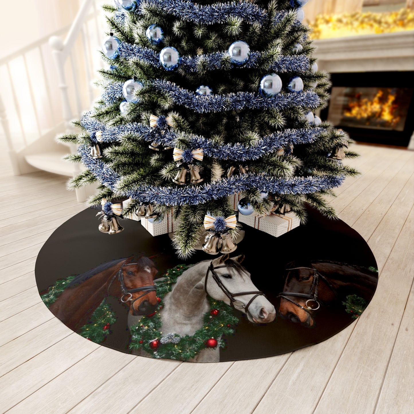 Round Tree Skirt- Christmas Horses