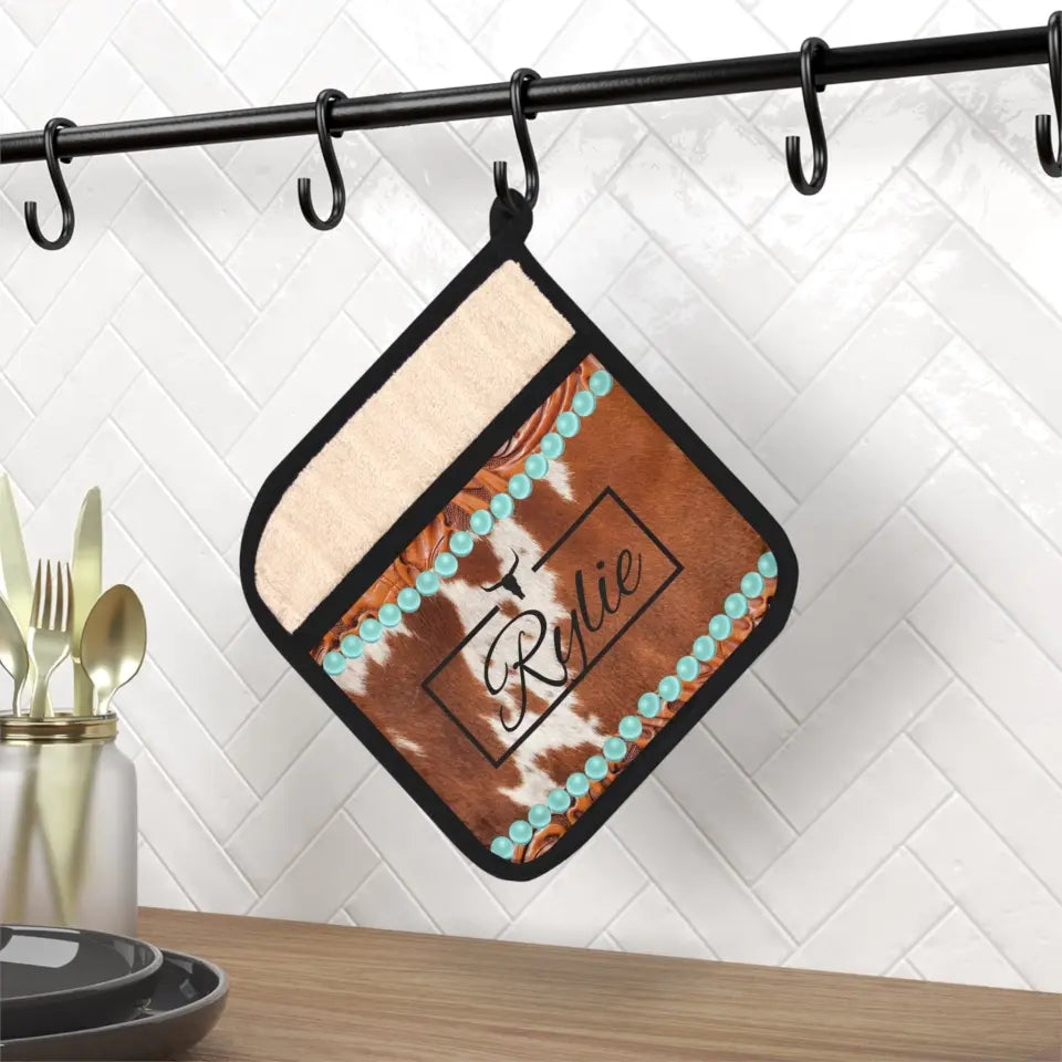 🐄 Personalized Rustic Cow Print Pot Holder: Kitchen Style with a Custom Twist! 🌾